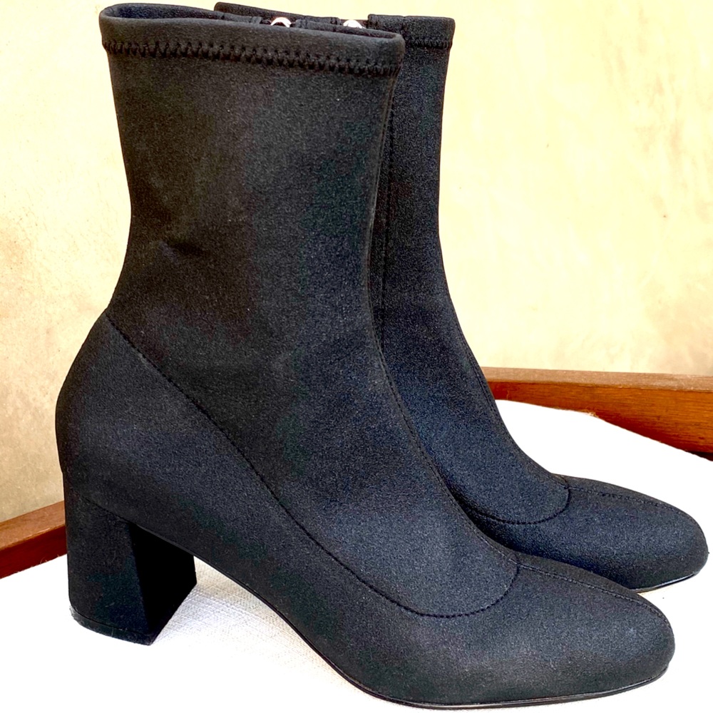 Jewel Badgley Mischka
Rena Evening Booties 7